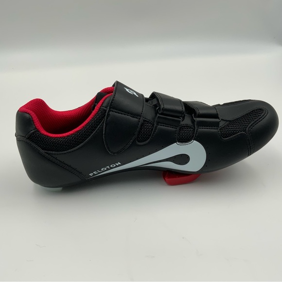 Peloton Women’s Cycling Shoes with Compatible Bike Cleats. Black/White.S… - Picture 2 of 8